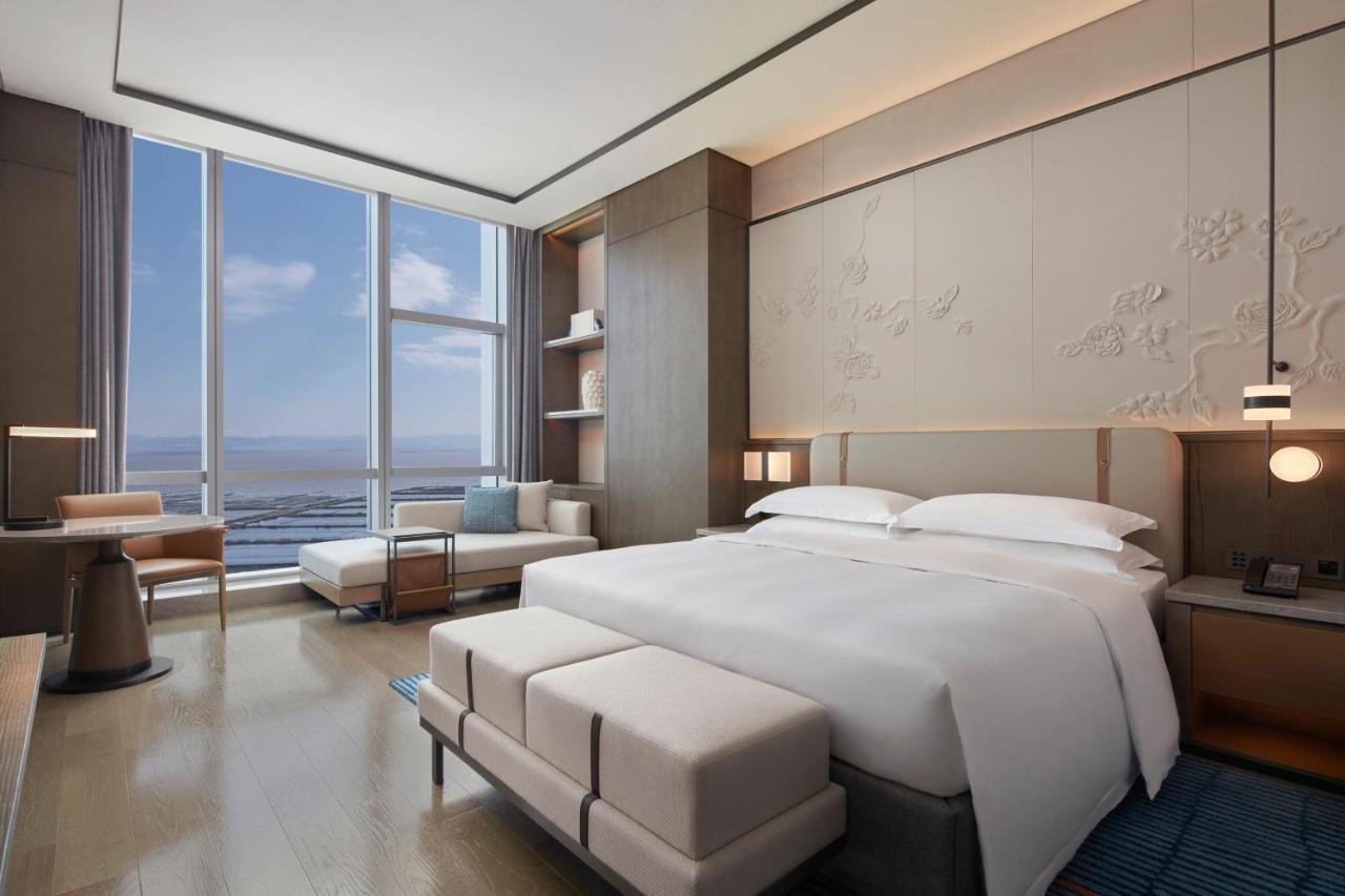 Отель Courtyard By Marriott Wenzhou Yueqing Экстерьер фото